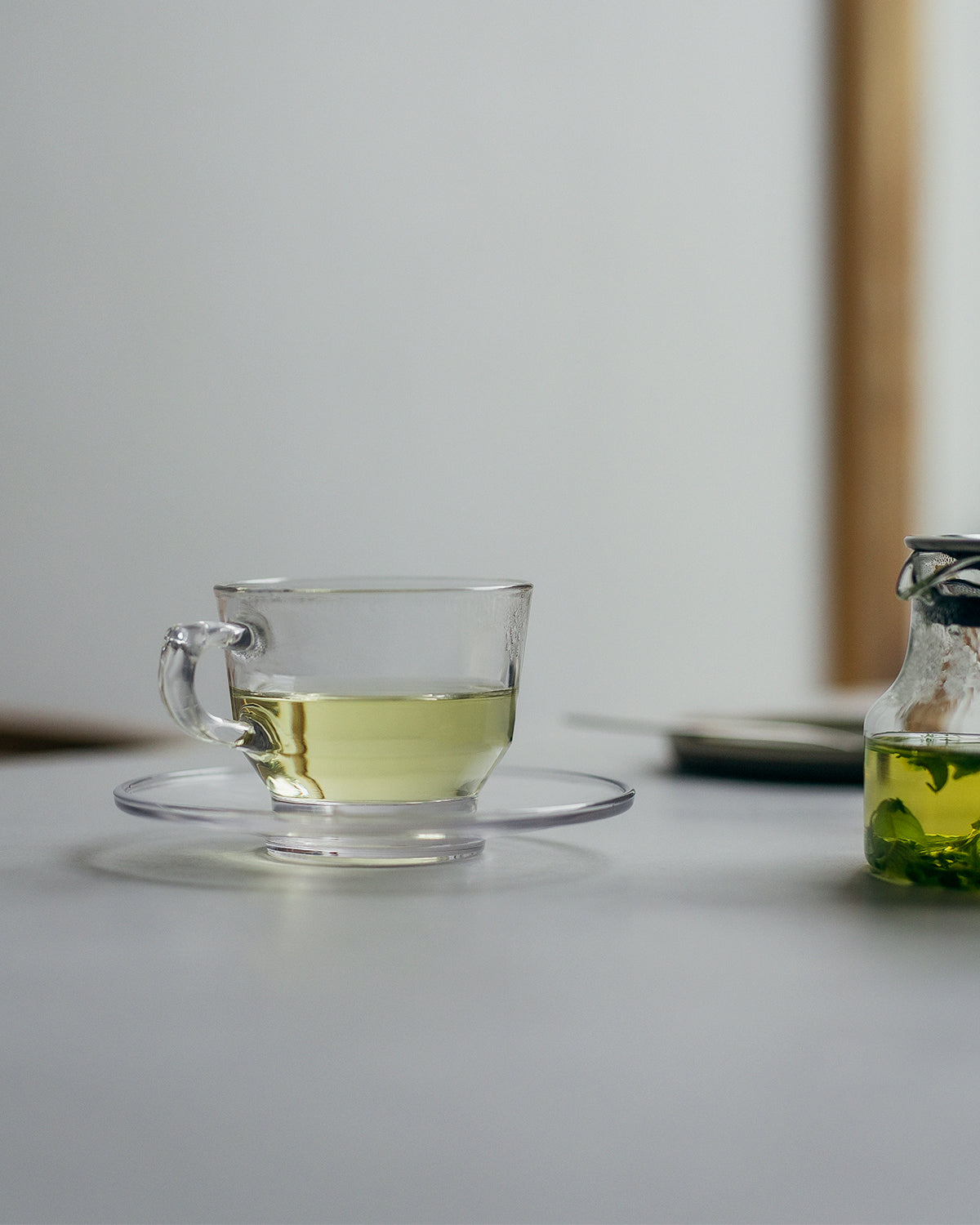 重厚な存在感を纏うデザイン